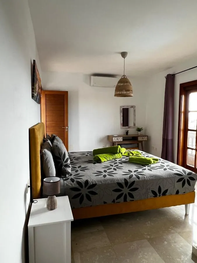 Casa Del Sol Naciente - Heated Pools - Wifi - Uk,Be,Nl,Fr Tv Channels Playa Blanca  0*, Playa Blanca (Lanzarote)
